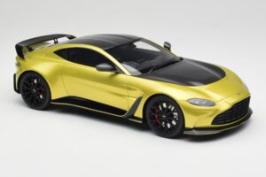 Aston Martin V12 Vantage Final Edition Cosmopolitan Yellow TopSpeed 1:18 TS0453 Metal - imaginea 4 din 6