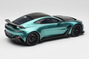 Aston Martin V12 Vantage Racing Green GT Spirit 1:18 GT922 Rășină - imaginea 2 din 6