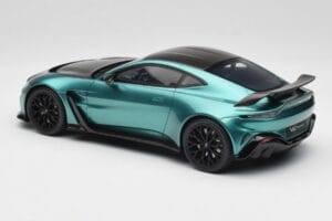 Aston Martin V12 Vantage Racing Green GT Spirit 1:18 GT922 Rășină - imaginea 5 din 6