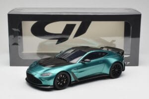 Aston Martin V12 Vantage Racing Green GT Spirit 1:18 GT922 Rășină - imaginea 6 din 6