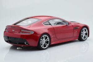 Aston Martin V12 Vantage Roșu AUTOart 1:18 70208 Metal - imaginea 3 din 8