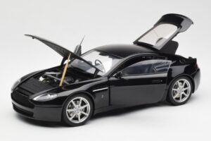 Aston Martin V8 Vantage Onyx Negru AUTOart 1:18 70202 Metal - imaginea 2 din 8