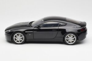 Aston Martin V8 Vantage Onyx Negru AUTOart 1:18 70202 Metal - imaginea 4 din 8