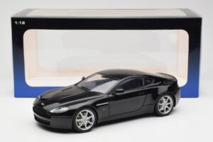Aston Martin V8 Vantage Onyx Negru AUTOart 1:18 70202 Metal - imaginea 8 din 8