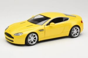 Aston Martin V8 Vantage Galben Hot Wheels 1:18 G7159 Metal