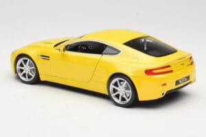 Aston Martin V8 Vantage Galben Hot Wheels 1:18 G7159 Metal - imaginea 7 din 8