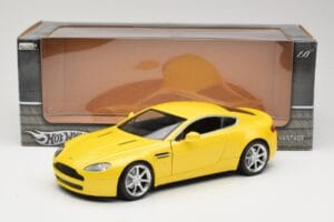 Aston Martin V8 Vantage Galben Hot Wheels 1:18 G7159 Metal - imaginea 8 din 8