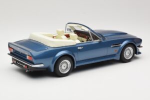 Aston Martin V8 Volante Albastru GT Spirit 1:18 GT128 Rășină - imaginea 2 din 6