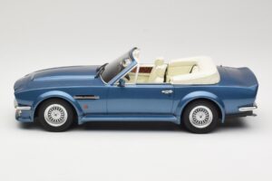 Aston Martin V8 Volante Albastru GT Spirit 1:18 GT128 Rășină - imaginea 3 din 6