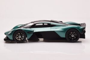Aston Martin Valkyrie Racing Green GT Spirit 1:18 GT435 Rășină - imaginea 3 din 6