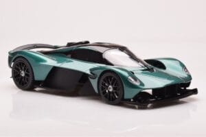 Aston Martin Valkyrie Racing Green GT Spirit 1:18 GT435 Rășină - imaginea 4 din 6