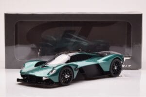 Aston Martin Valkyrie Racing Green GT Spirit 1:18 GT435 Rășină - imaginea 6 din 6