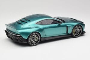 Aston Martin Valour Racing Green GT Spirit 1:18 GT480 Rășină - imaginea 2 din 6