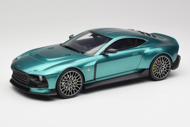 Aston Martin Valour Racing Green GT Spirit 1:18 GT480 Rășină