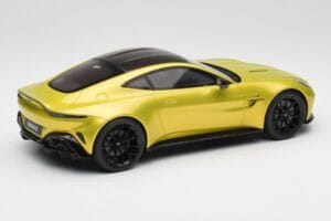 Aston Martin Vantage Cosmopolitan Yellow GT Spirit 1:18 GT514 Rășină - imaginea 2 din 6