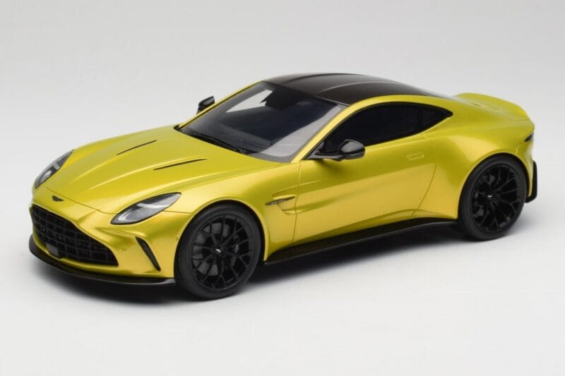 Aston Martin Vantage Cosmopolitan Yellow GT Spirit 1:18 GT514 Rășină