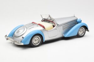 Audi 225 Front Roadster Albastru Argintiu CMC 1:18 M-075B Metal - imaginea 2 din 6