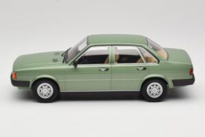 Audi 80 B2 Verde MCG 1:18 MCG18525 Metal - imaginea 3 din 6