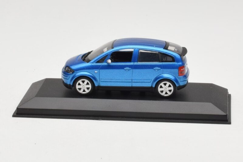 Audi A2 Light Blue Metallic Minichamps 1:43 AUDI007 Metal