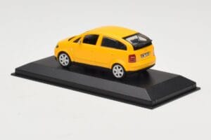 Audi A2 8Z Galben Minichamps 1:43 AUDI005 Metal - imaginea 3 din 4