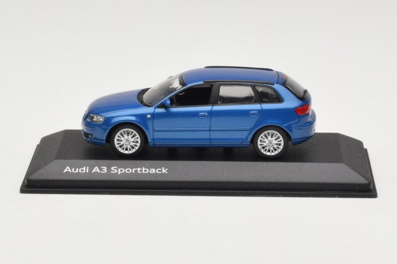 Audi A3 8P Sportback Mauritius Blue Minichamps 1:43 5010403033 Metal