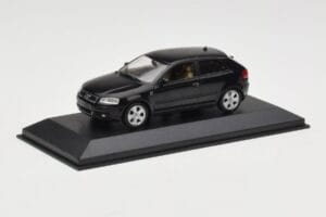Audi A3 8P Black Metallic Minichamps 1:43 12000 Metal - imaginea 2 din 4