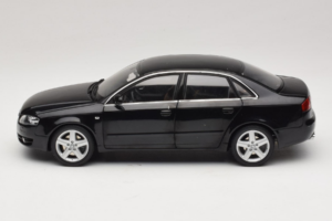 Audi A4 B6 3.2 Quattro Negru Minichamps 1:18 5010404125 Metal - imaginea 4 din 8