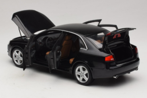 Audi A4 B6 3.2 Quattro Negru Minichamps 1:18 5010404125 Metal - imaginea 5 din 8