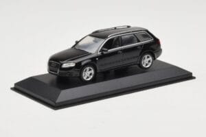 Audi A4 B7 Avant Negru Minichamps 1:43 AUDI008 Metal - imaginea 2 din 3