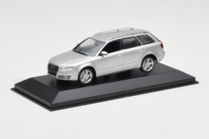 Audi A4 B7 Avant Argintiu Minichamps 1:43 AUDI009 Metal - imaginea 2 din 4