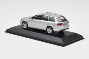 Audi A4 B7 Avant Argintiu Minichamps 1:43 AUDI009 Metal - imaginea 3 din 4