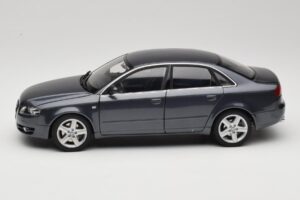 Audi A4 B7 Gri Metalizat Minichamps 1:18 100014400 Metal - imaginea 4 din 8