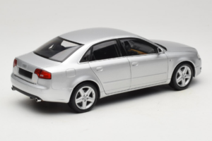 Audi A4 B7 Argintiu Minichamps 1:18 100014402 Metal - imaginea 3 din 8