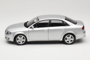 Audi A4 B7 Argintiu Minichamps 1:18 100014402 Metal - imaginea 4 din 8