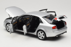 Audi A4 B7 Argintiu Minichamps 1:18 100014402 Metal - imaginea 5 din 8