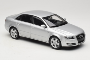 Audi A4 B7 Argintiu Minichamps 1:18 100014402 Metal - imaginea 6 din 8