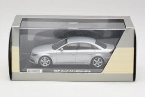 Audi A4 B8 3.2 Quattro Ice Argintiu Minichamps 1:43 5010704113 Metal - imaginea 4 din 4