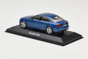 Audi A4 B8 3.2 Quattro Aruba Blue Minichamps 1:43 5010704123 Metal - imaginea 3 din 4