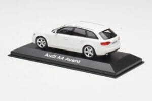 Audi A4 B8 Avant Ibis White Minichamps 1:43 5010804213 Metal - imaginea 3 din 4