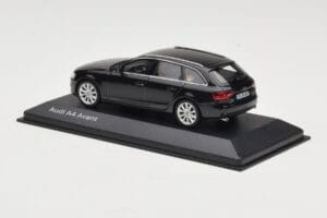 Audi A4 B8 Avant Phantom Black Minichamps 1:43 5011204223 Metal - imaginea 3 din 4