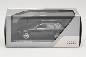 Audi A4 B8 Avant Phantom Black Minichamps 1:43 5011204223 Metal - imaginea 4 din 4