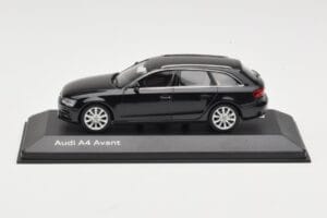 Audi A4 B8 Avant Phantom Black Minichamps 1:43 5011204223 Metal