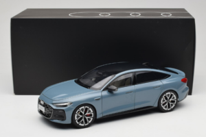 Audi A5L Sportback Albastru Gri OEM 1:18 ZAM60004B Metal - imaginea 8 din 8