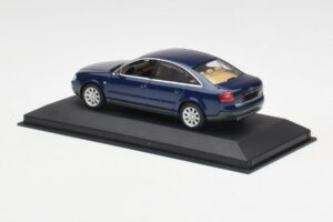 Audi A6 C5 Albastru Închis Minichamps 1:43 132093 Metal - imaginea 3 din 4