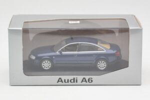 Audi A6 C5 Albastru Închis Minichamps 1:43 132093 Metal - imaginea 4 din 4