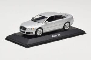 Audi A8 D3 Argintiu Deschis Minichamps 1:43 5010508113 Metal - imaginea 2 din 4