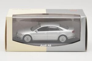 Audi A8 D3 Argintiu Deschis Minichamps 1:43 5010508113 Metal - imaginea 4 din 4