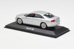 Audi A8 D3 Argintiu Minichamps 1:43 20000001386001 Metal - imaginea 3 din 4