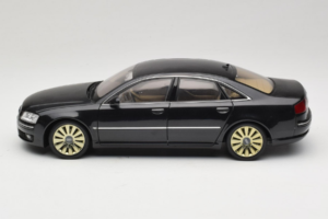 Audi A8 D3 W12 Negru Kyosho 1:18 5010508135 Metal - imaginea 4 din 8