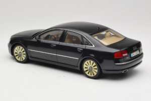 Audi A8 D3 W12 Negru Kyosho 1:18 5010508135 Metal - imaginea 7 din 8